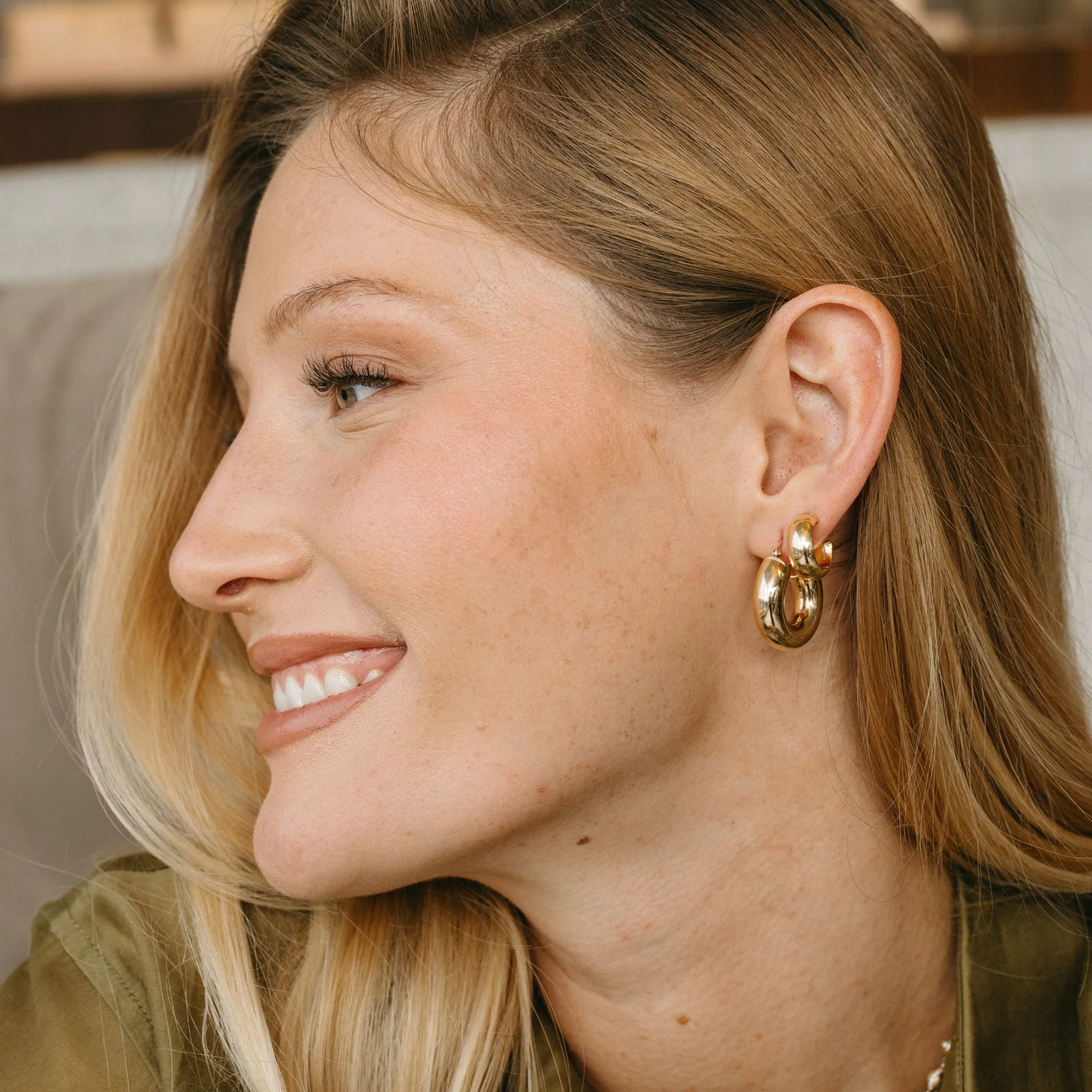 10mm Chunky Tube Hoop Earrings - Image 4