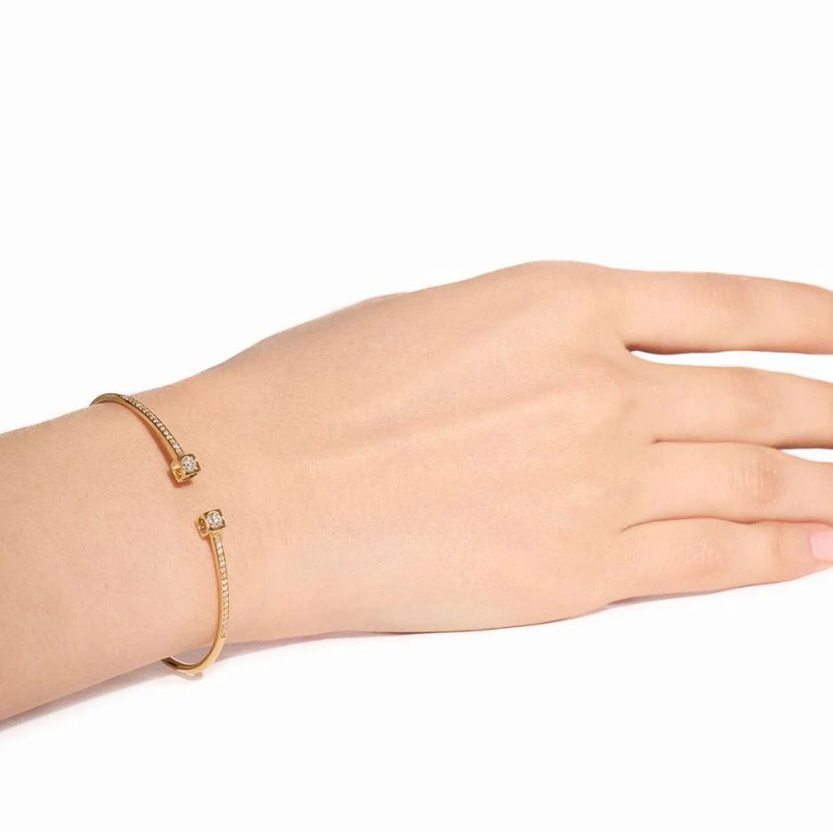 Le Cube Diamant Medium Bracelet With End & Pavé Diamonds - Image 3