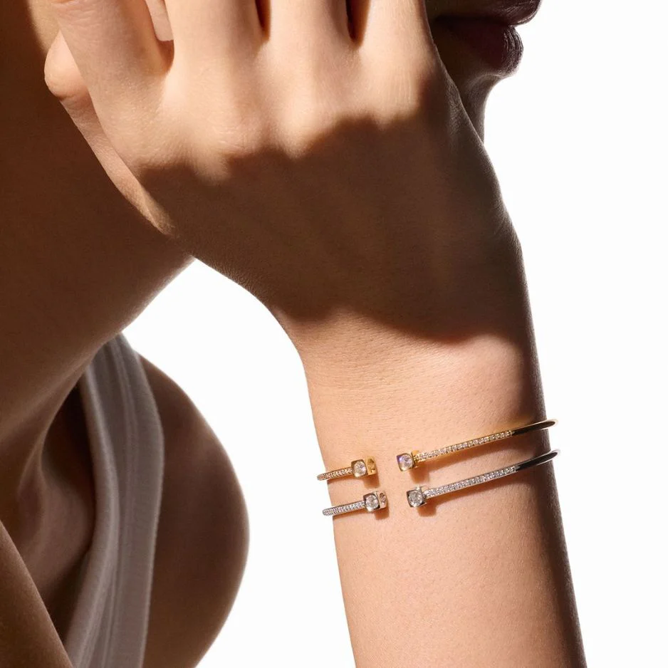 Le Cube Diamant Medium Bracelet With End & Pavé Diamonds - Image 4
