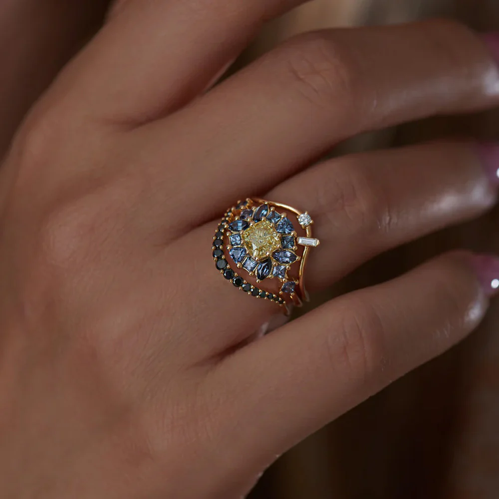 Curved Wedding Band Embellished with a Baguette and a Brilliant Diamond - Image 3
