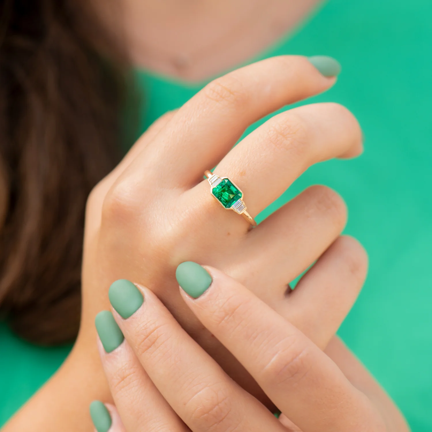 Art Deco Emerald Engagement Ring with Baguette Diamonds - Image 3