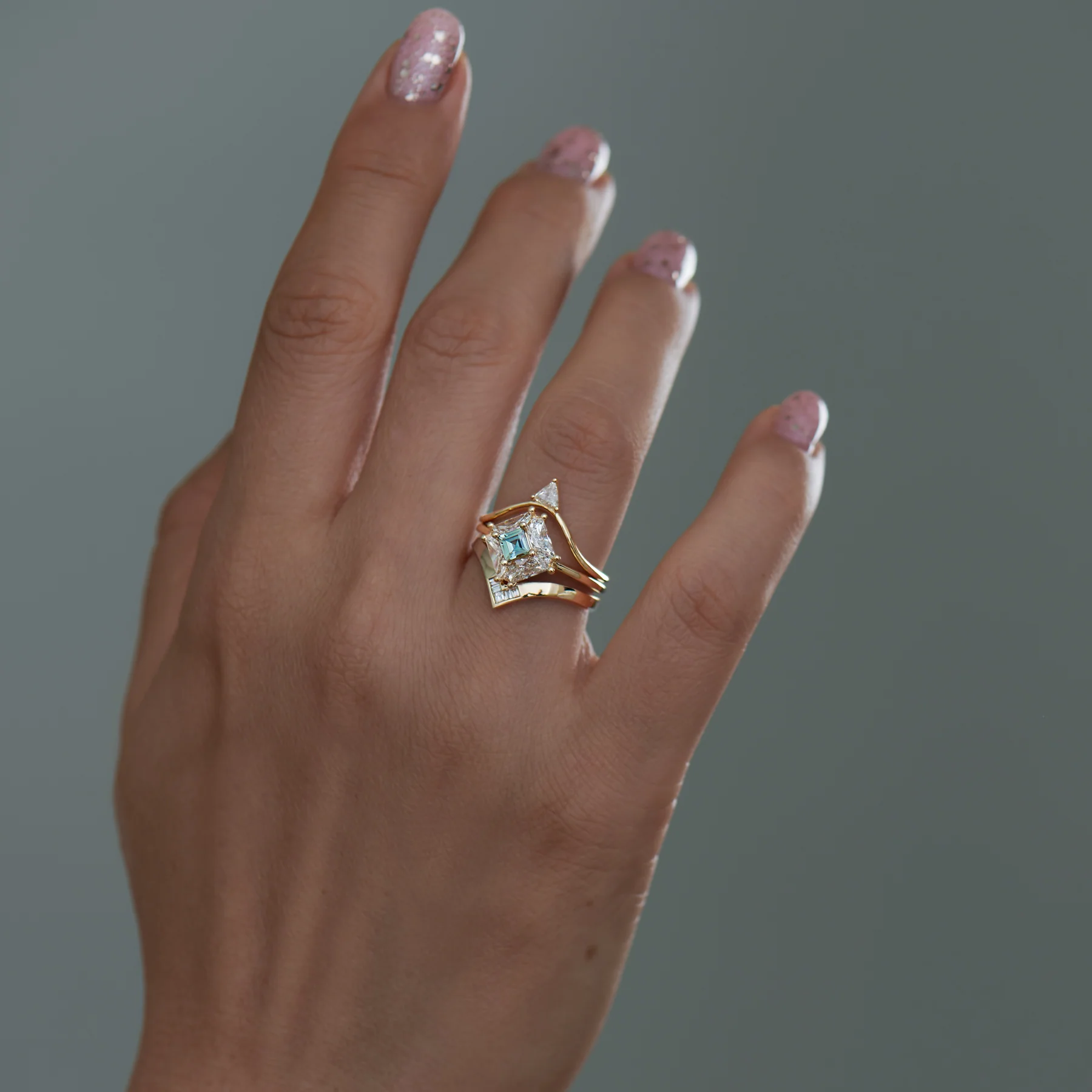 Chevron-Set Baguette & Carré Diamond Wedding Band - Image 6