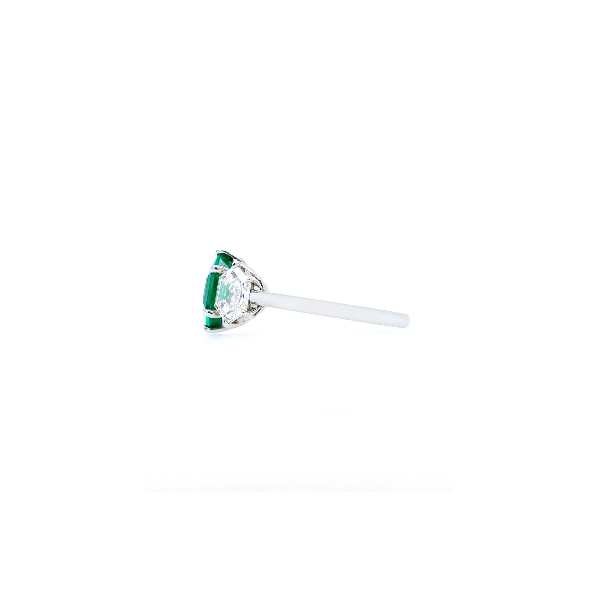 Colombian Emerald & Diamond Three Stone Ring - Image 3