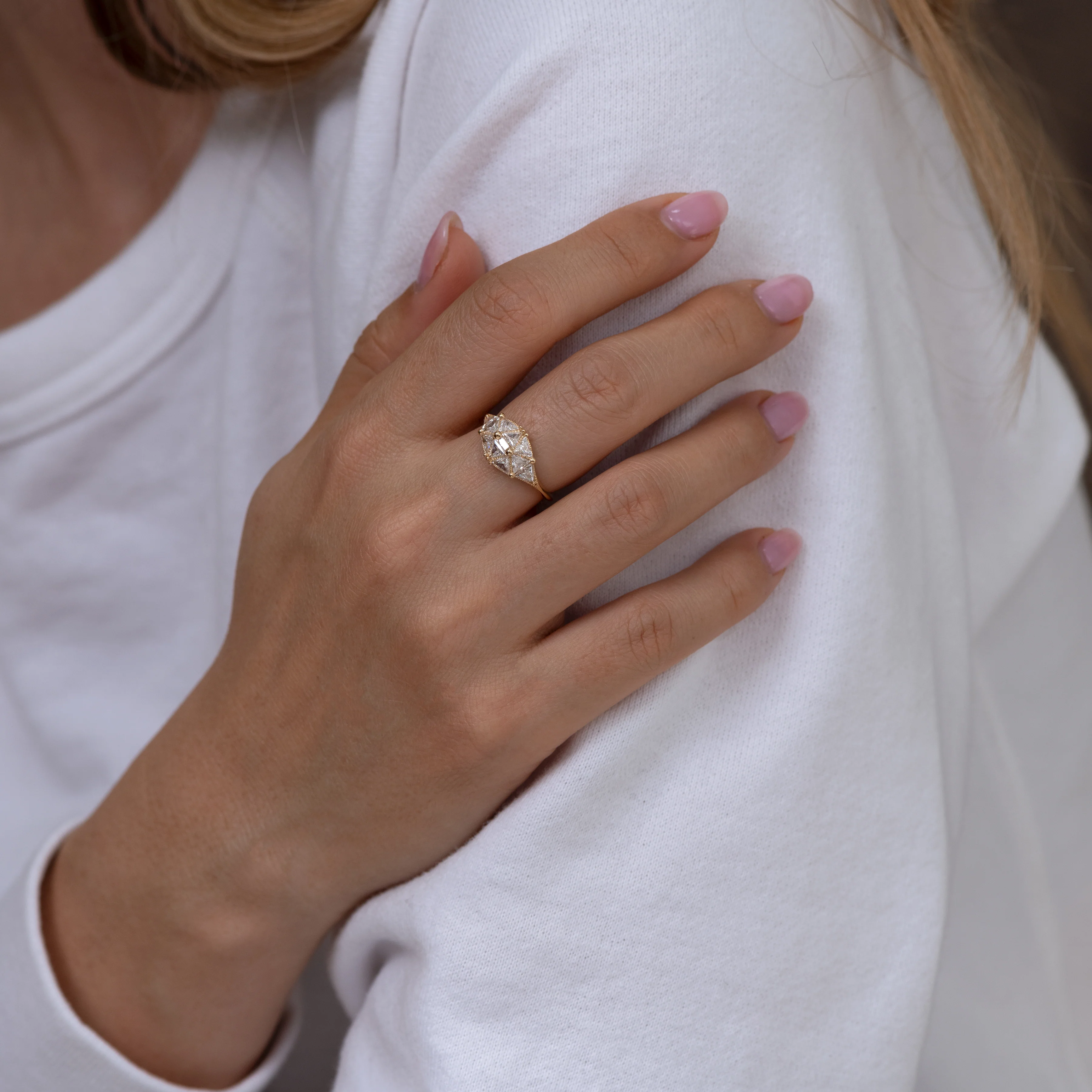 Reflective Dome Ring with Ten Triangle Cut Diamonds - Image 7